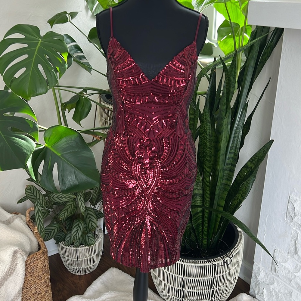 Windsor deep red sequin dress size Medium